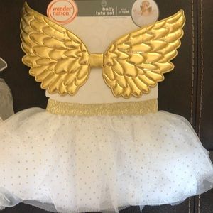 Baby tutu and wings super cute 0 to 12 months